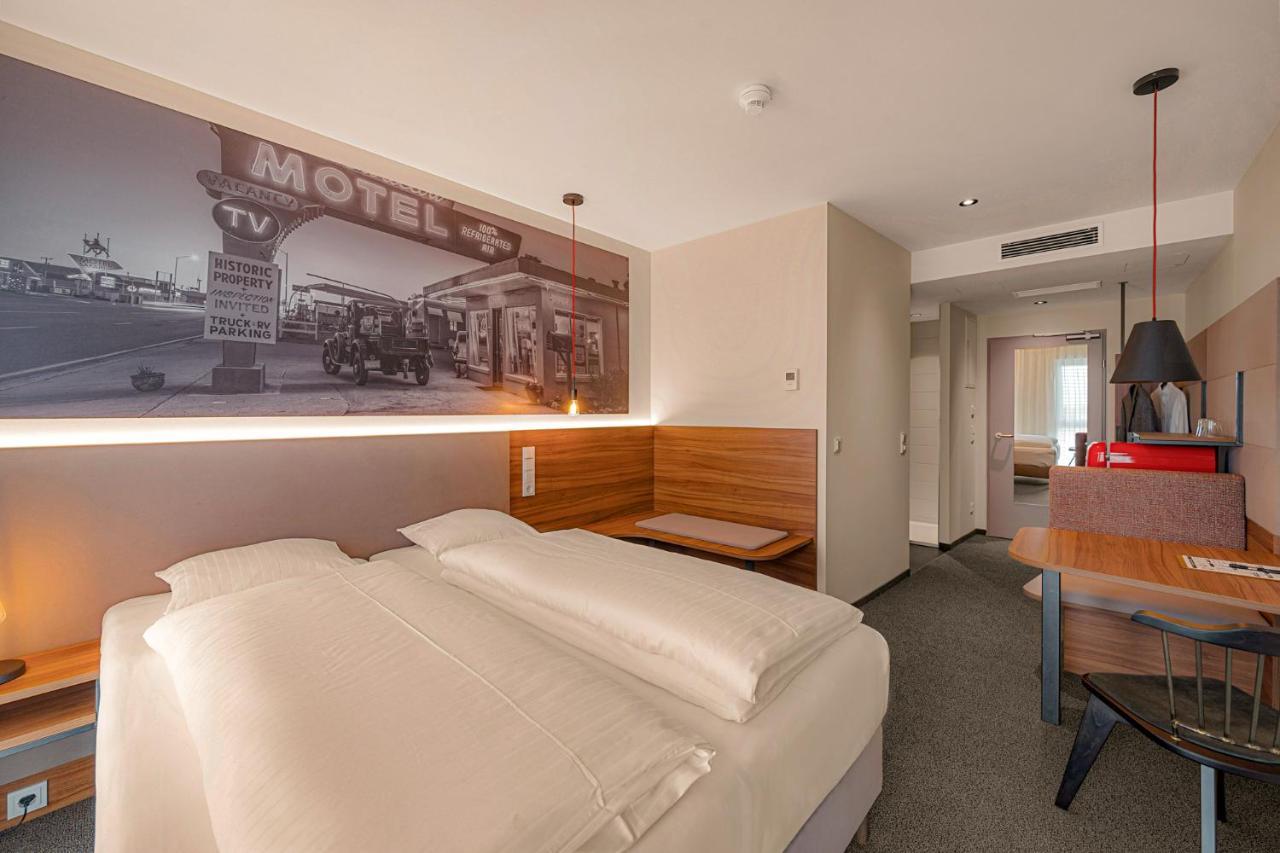 Zuendwerk - Motel Strasshof an der Nordbahn Екстериор снимка